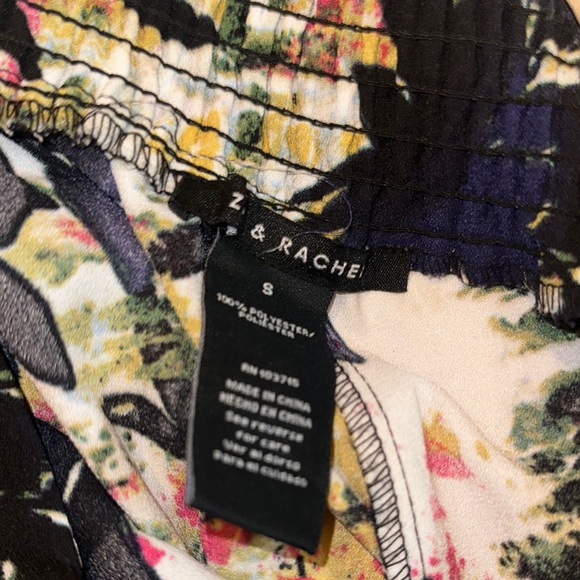 Floral Patterned Shorts Set - Picture 3 of 5